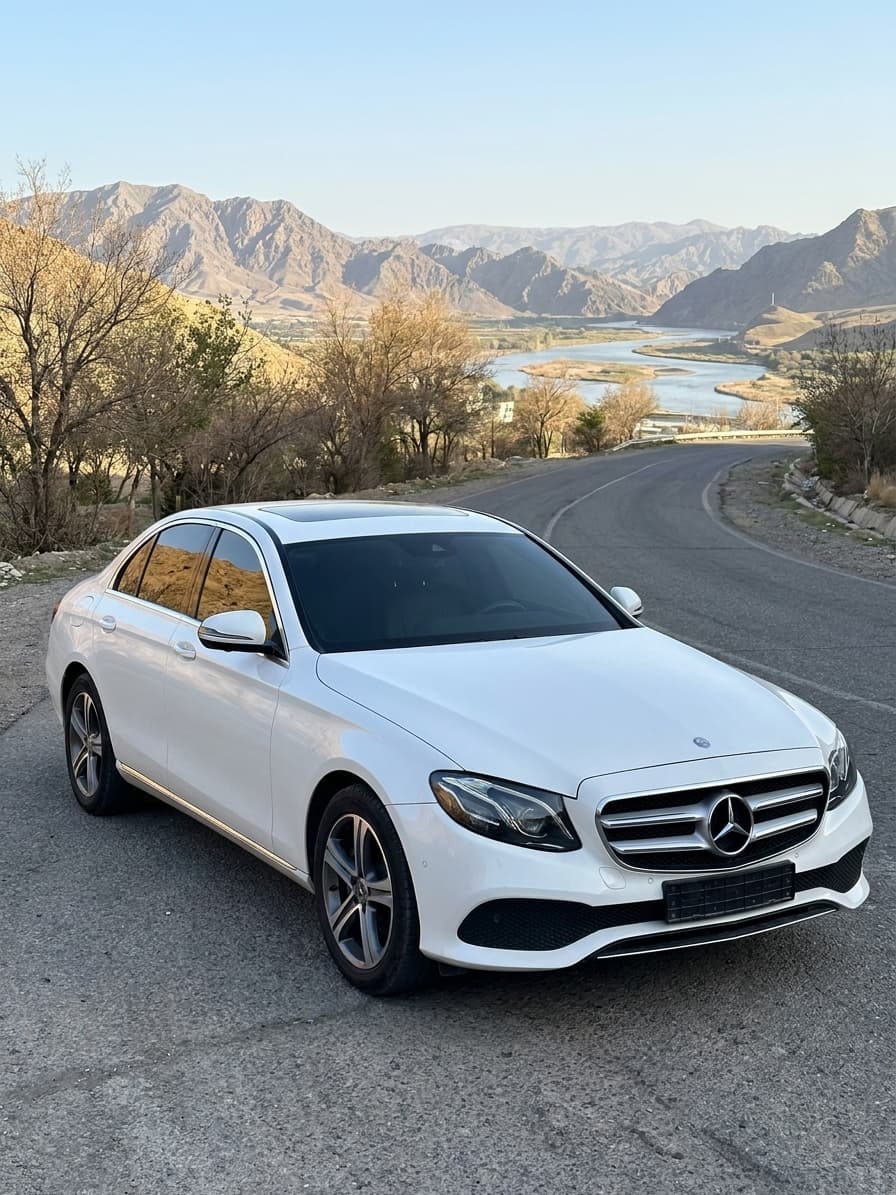 MERCEDES-BENZ E200